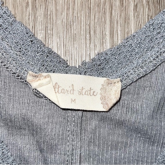 Woman’s Altar’d State Gray Ribbed Boho Chic V-Neck Top Peplum Size Medium - Picture 6 of 8